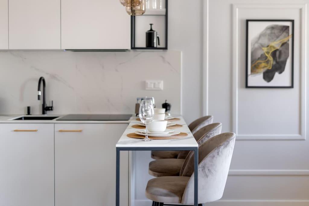 Apartment Ecru Luxurious Center Near Old Town Wwa10 Warschau