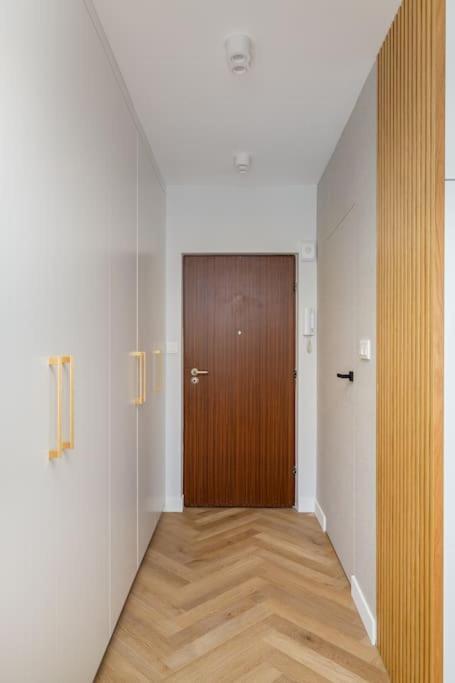 Апартаменти Ecru Luxurious Center Near Old Town Wwa10
